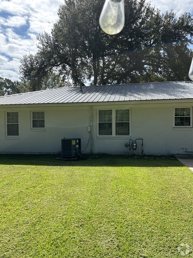 Apartments under 3,000 in Lakeshore, LA 3 Rentals