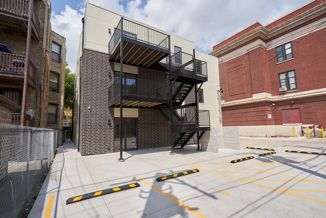 Building Photo - 6029 S Champlain Ave