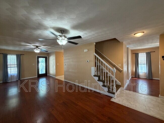 Building Photo - 1129 Hampton Ave