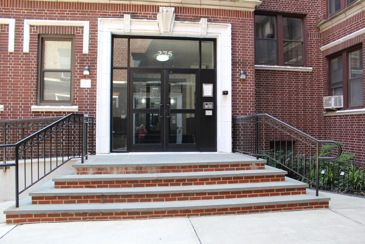 Primary Photo - 275 Harrison Ave