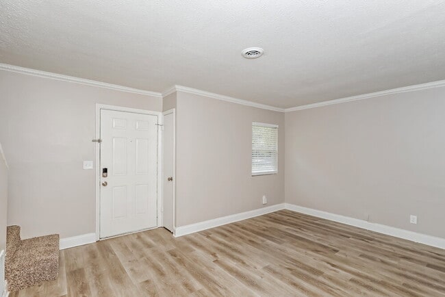 Building Photo - 2995 Creel Rd