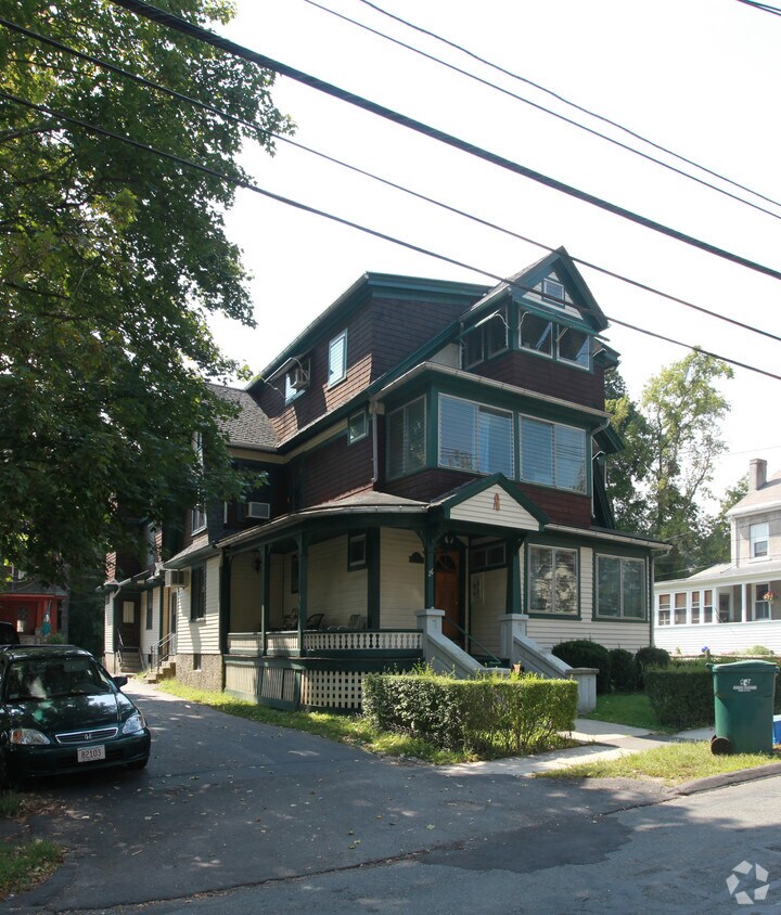 Foto del edificio - 26 Trumbull Rd