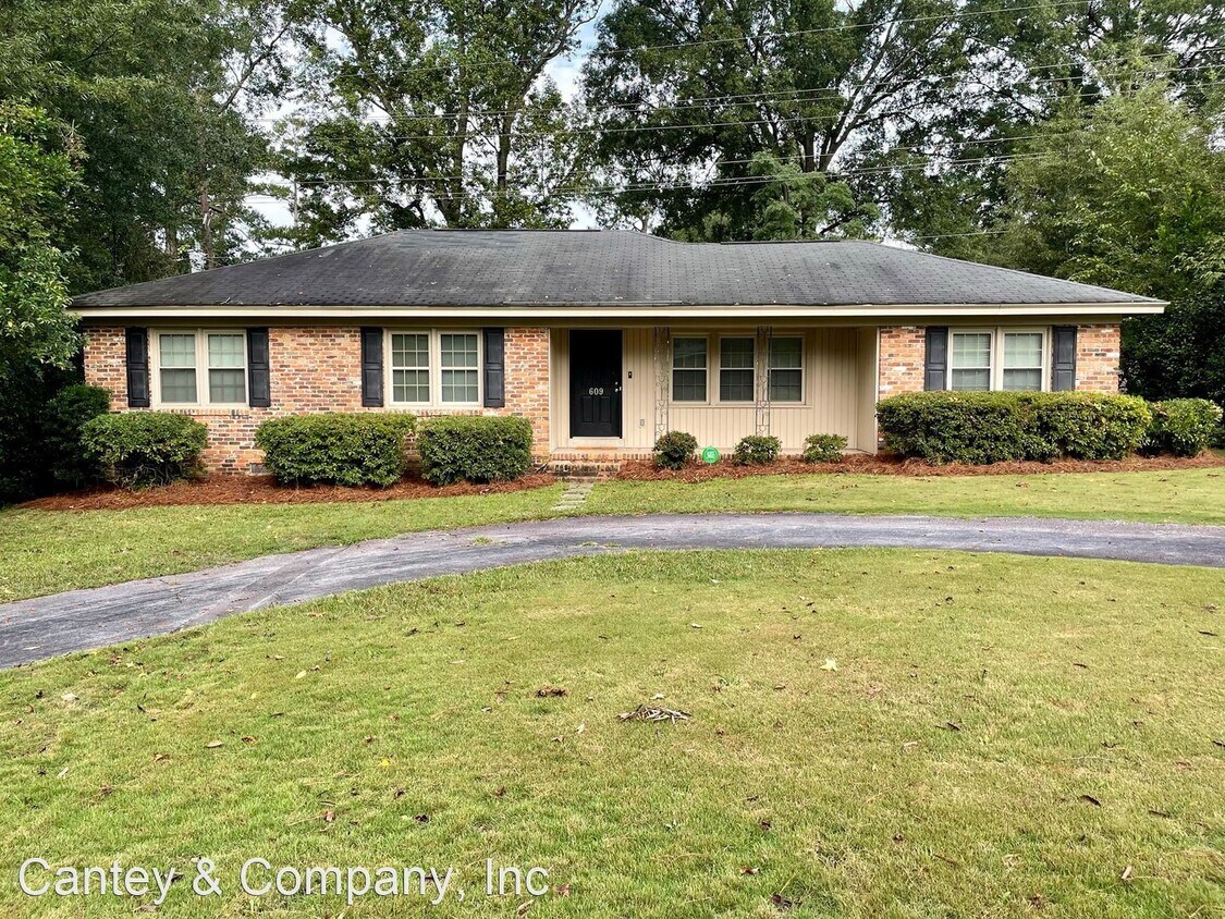 Primary Photo - 3 br, 2 bath House - 609 Byron Road