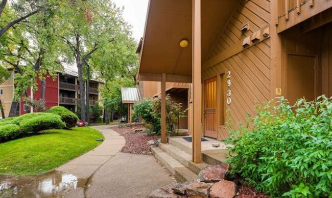Foto del edificio - 1-Bedroom condo in popular Gold Run availa...