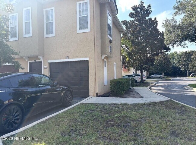 Building Photo - 10075 GATE N Pky