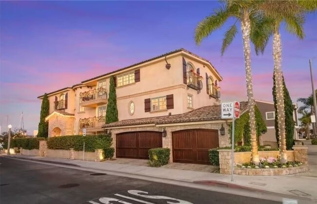 Building Photo - 900 E Balboa Blvd