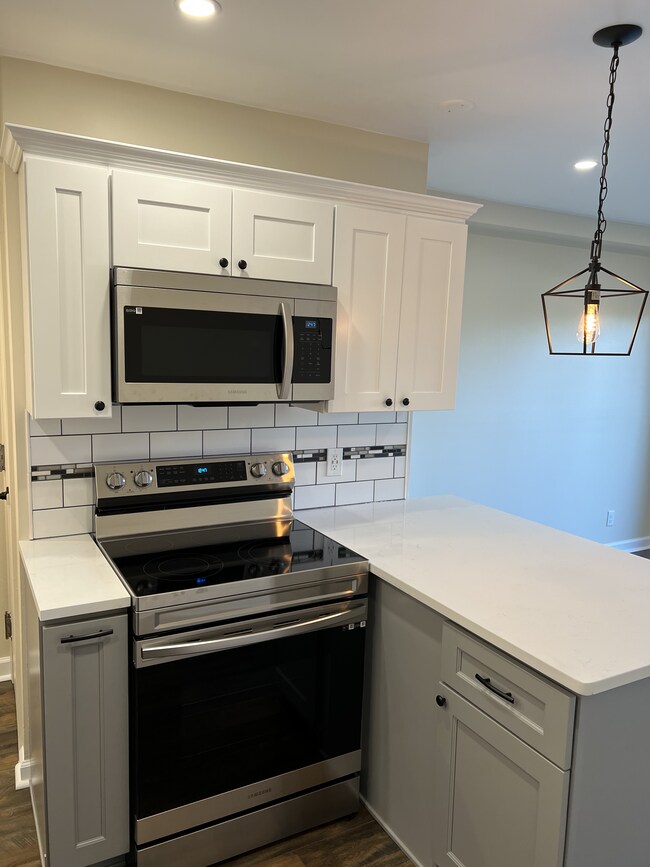 Building Photo - 149 W Kenilworth Cir