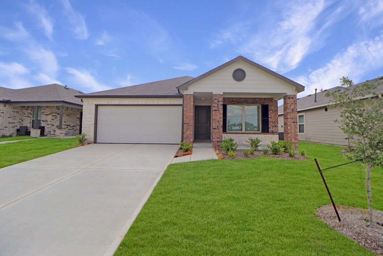 Foto principal - 17327 Ridge Dr