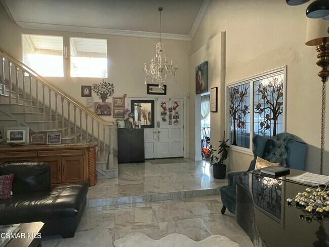 Building Photo - 729 Triunfo Canyon Rd