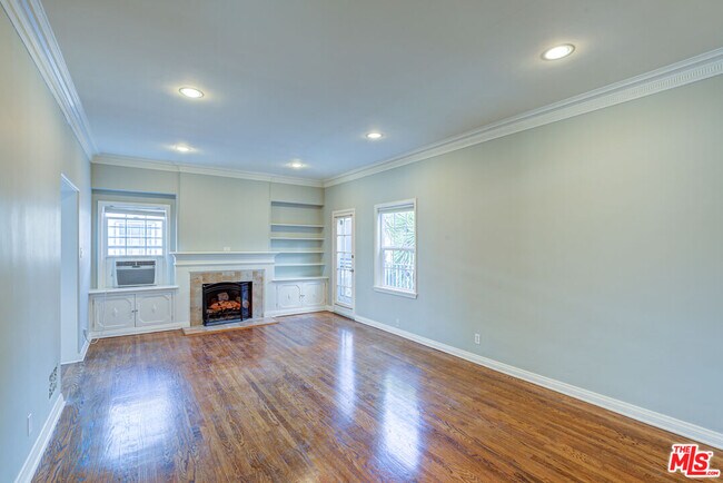 Foto del edificio - 127 N Harper Ave