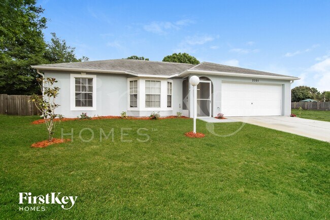 Foto del edificio - 2201 Wagonwheel Ave SE