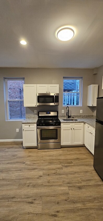 Foto principal - 629 Dumbarton Ave