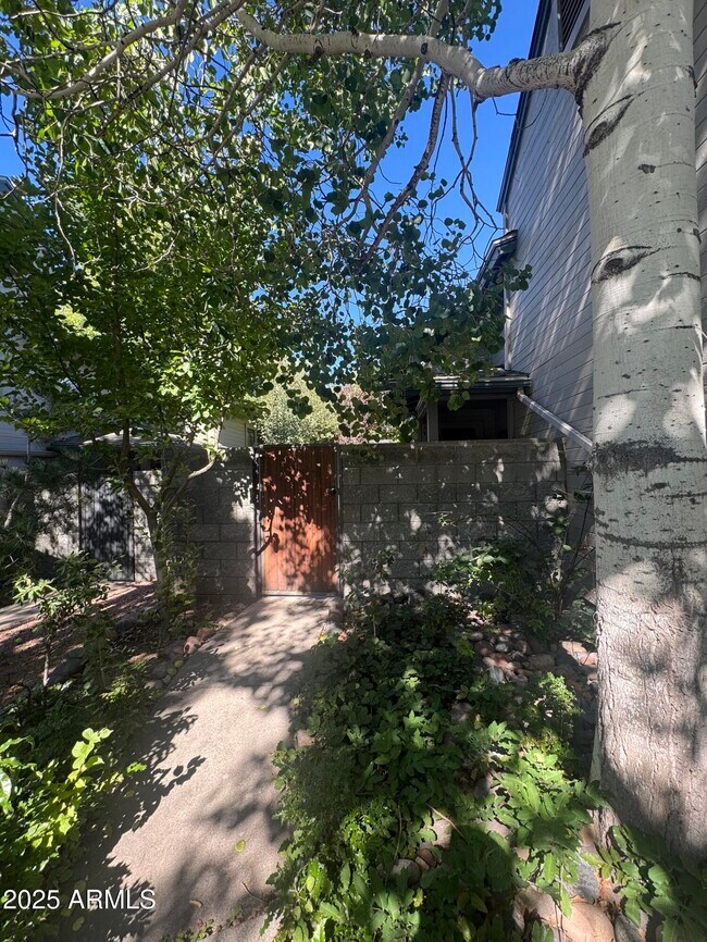 Foto del edificio - 4170 E Spring Meadows Cir