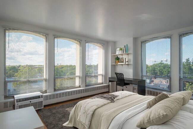 Foto del edificio - 1401 E 55th St