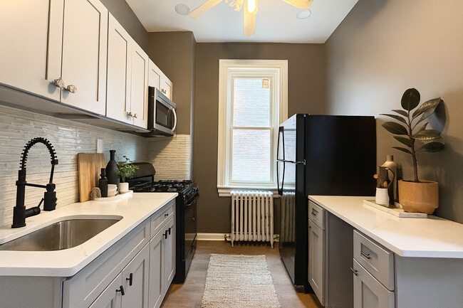 Building Photo - 347 Kerlin St