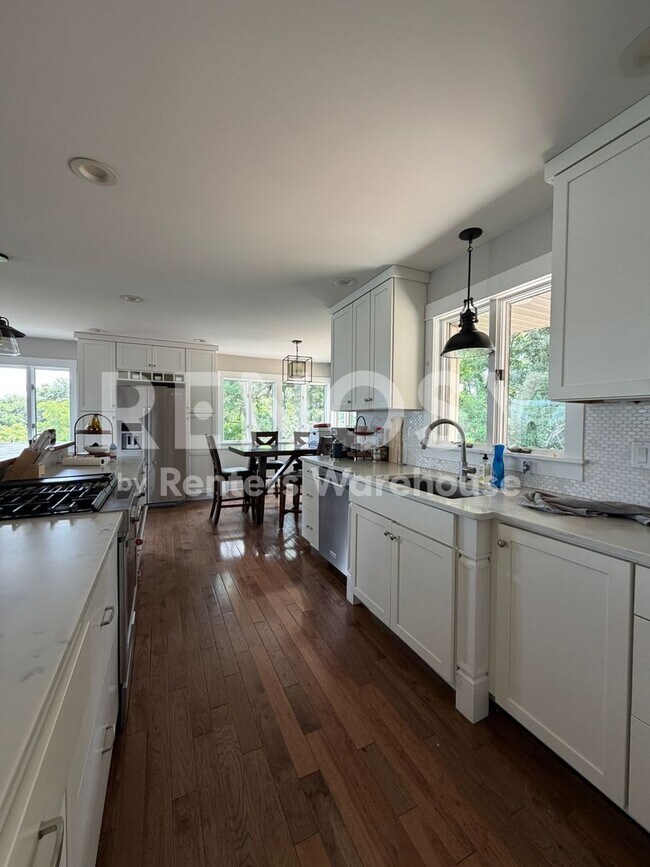 Foto del edificio - 1721 Rivercrest Rd N