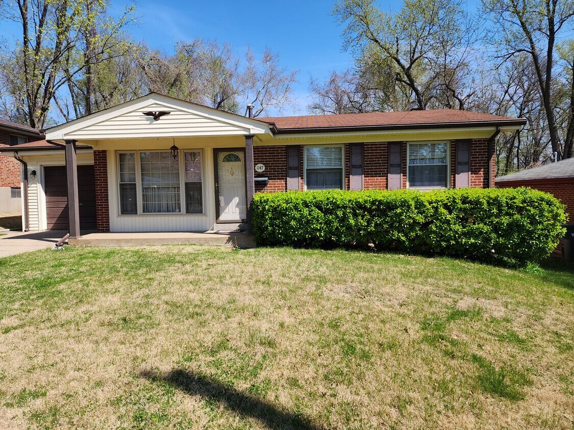 Primary Photo - Gorgeous 3 Bedroom 1.5 Bath available in a...