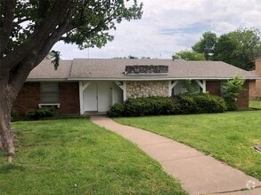 Building Photo - 414 Brookview Dr