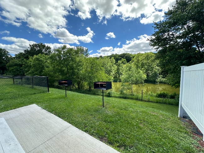 Foto del edificio - 1100 W Locust St