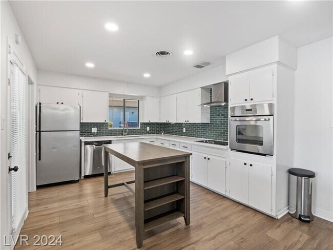 Foto del edificio - Spectacular Vintage 3Bed/2Bath Las Vegas h...