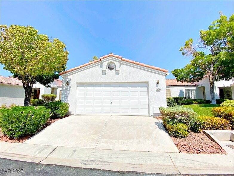 Foto principal - 8766 Beacon Harbor Ave