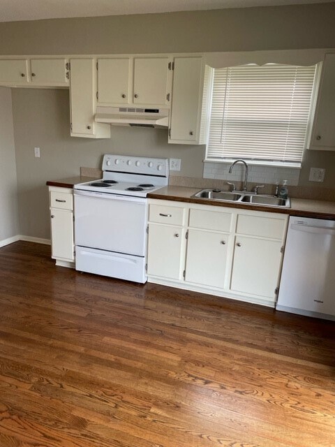 Kitchen - 1026 W Ashbury St