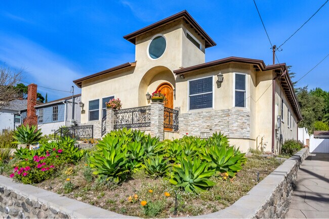 Foto del edificio - 4316 Briggs Ave