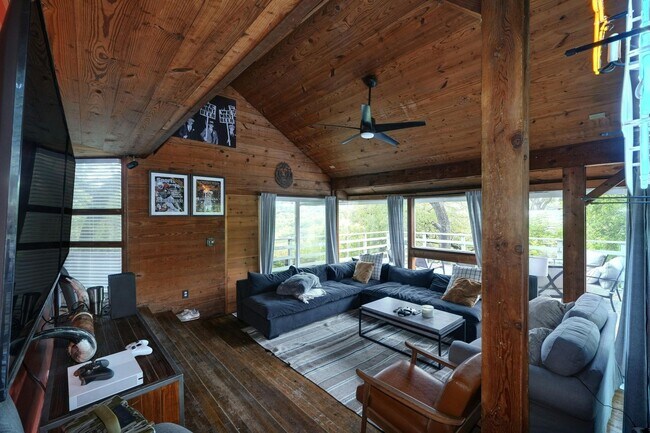 Foto del edificio - 1902 David St