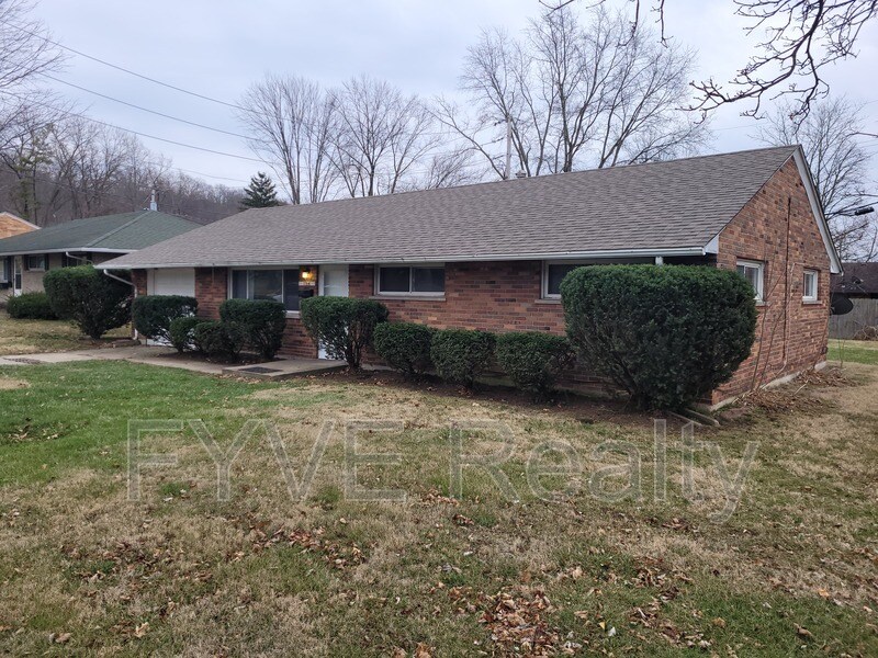 Foto principal - 1784 Big Hill Rd