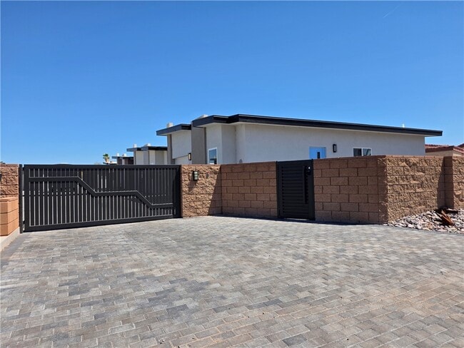 Building Photo - 370 Riverfront Dr