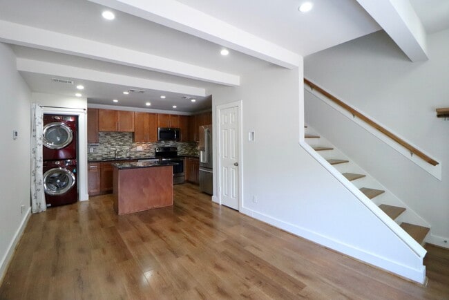 Building Photo - 5929 Queensloch Dr