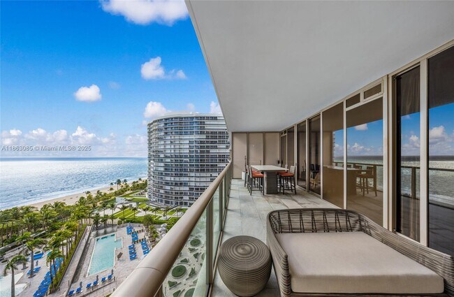 Foto del edificio - 9701 Collins Ave