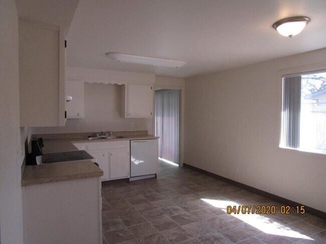 Building Photo - 410 Olney St