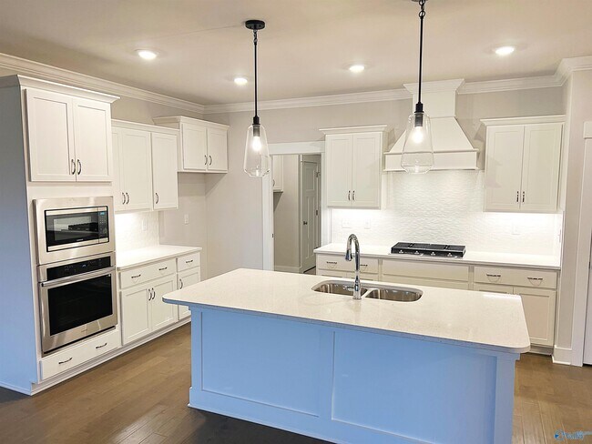 Foto del edificio - 142 Rugby Dr