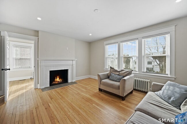 Building Photo - 218 Park St