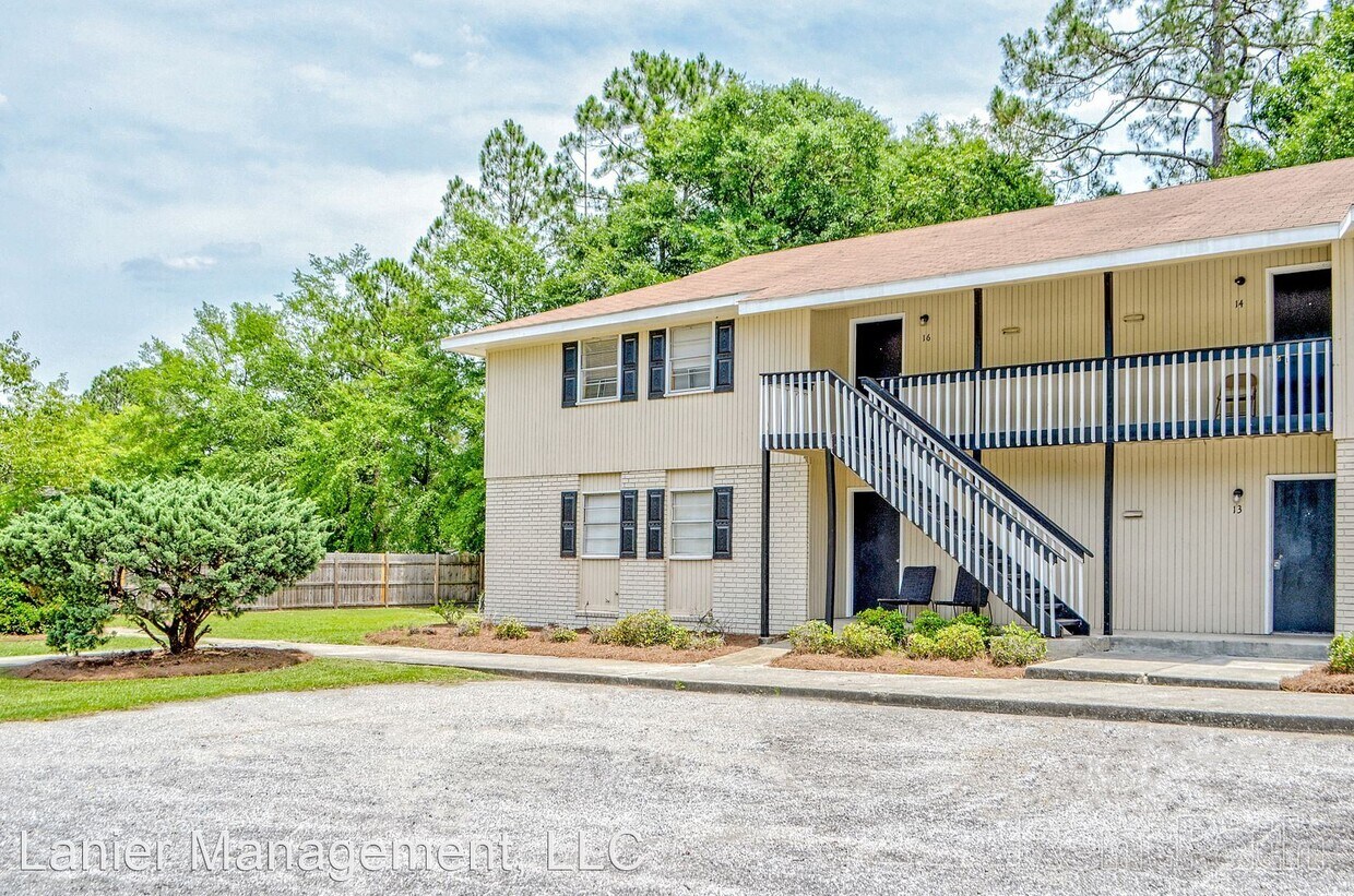 301 E Second St, Springfield, GA 31329 Room for Rent in Springfield