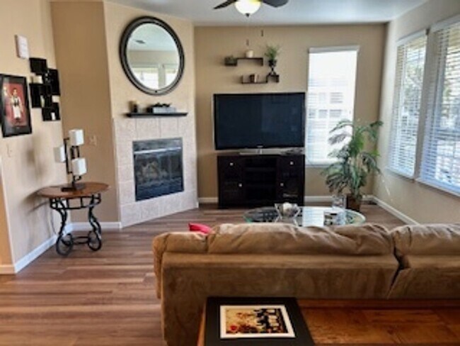 Foto del edificio - 3 Bedroom Townhome at The Landing at Cherr...