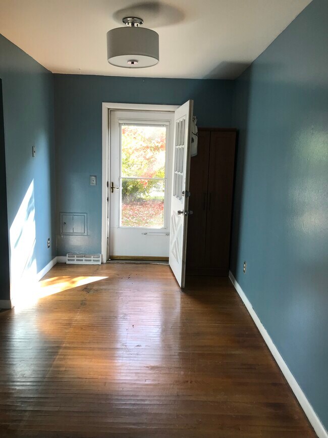 Foto del edificio - 3217 Glanzman Rd