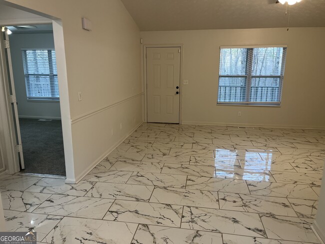 Foto del edificio - 507 Lakeshore Dr