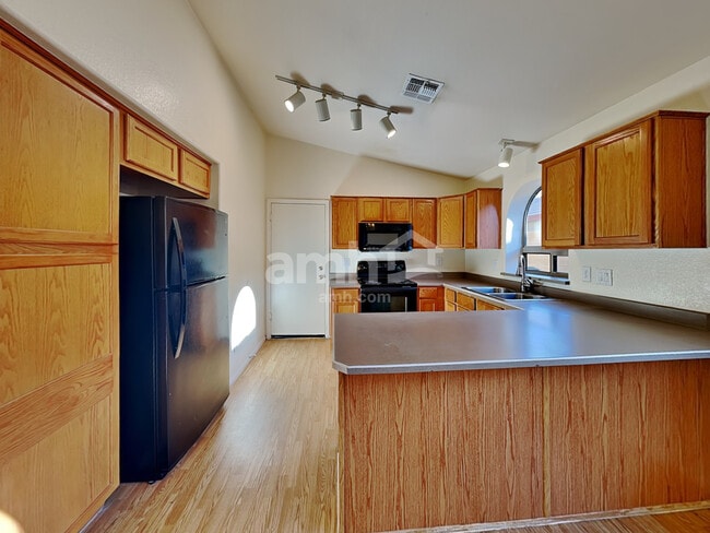 Building Photo - 15852 W Latham Street