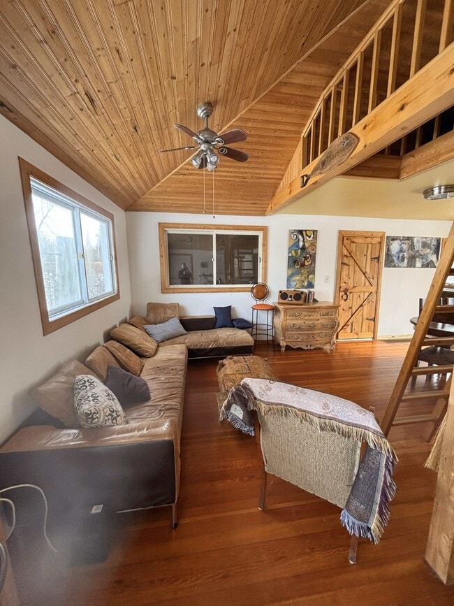 Photo du bâtiment - 3105 Lakeview Ave