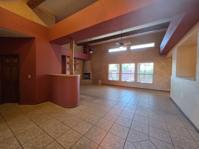Foto del edificio - 8152 Eagledancer Ave