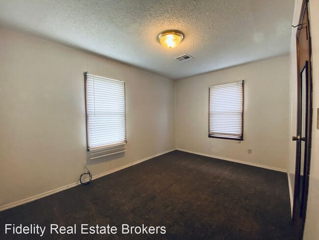 Building Photo - 3 br, 1 bath House - 3901 S Youngs Blvd