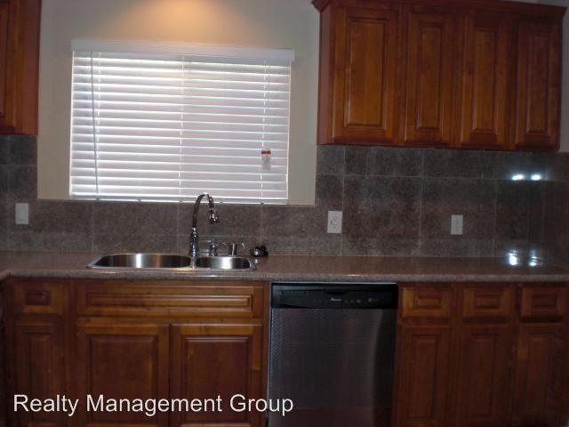 Building Photo - 4 br, 2 bath House - 2363 Hanford Dr.