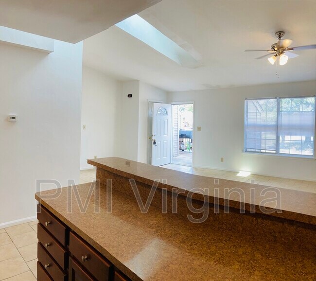 Building Photo - 3607 Clover Meadow Dr