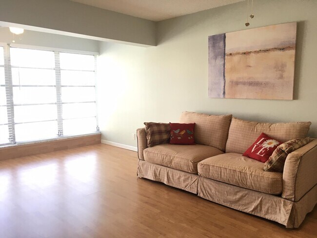 Foto del edificio - 1140 Boxwood Dr