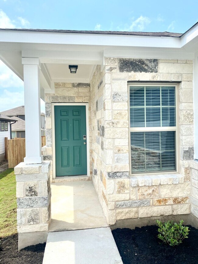 Building Photo - 3 Bed 2 Bath in Sonterra