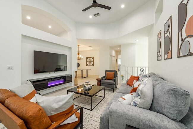 Building Photo - 7123 Blue Juniper Ct