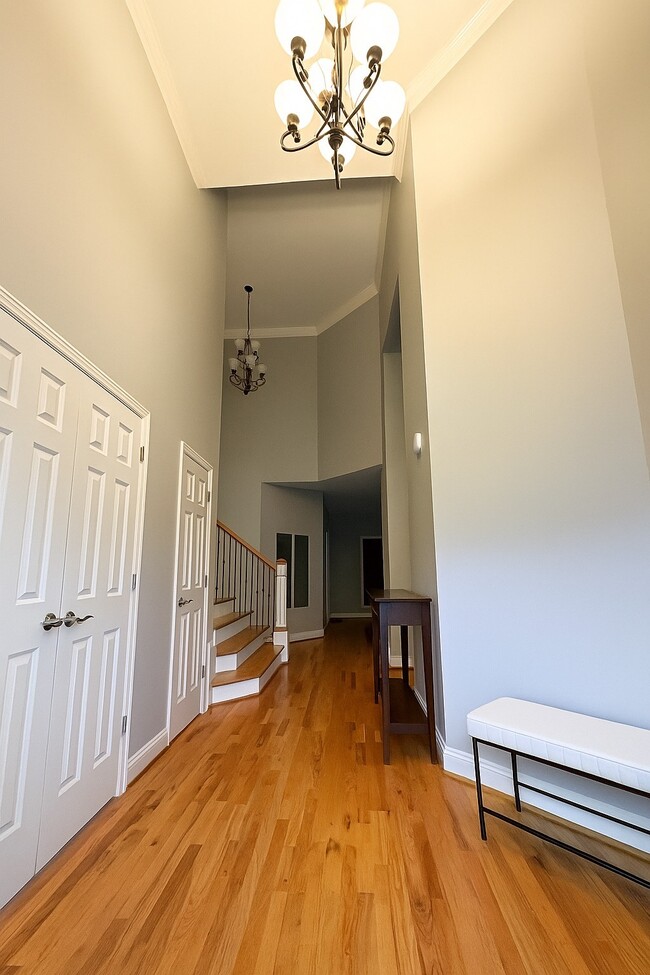 Building Photo - 757 Charleston Pl
