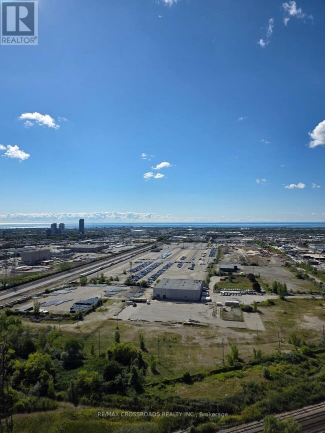 Building Photo - 20-2720 Thomas Riley Rd